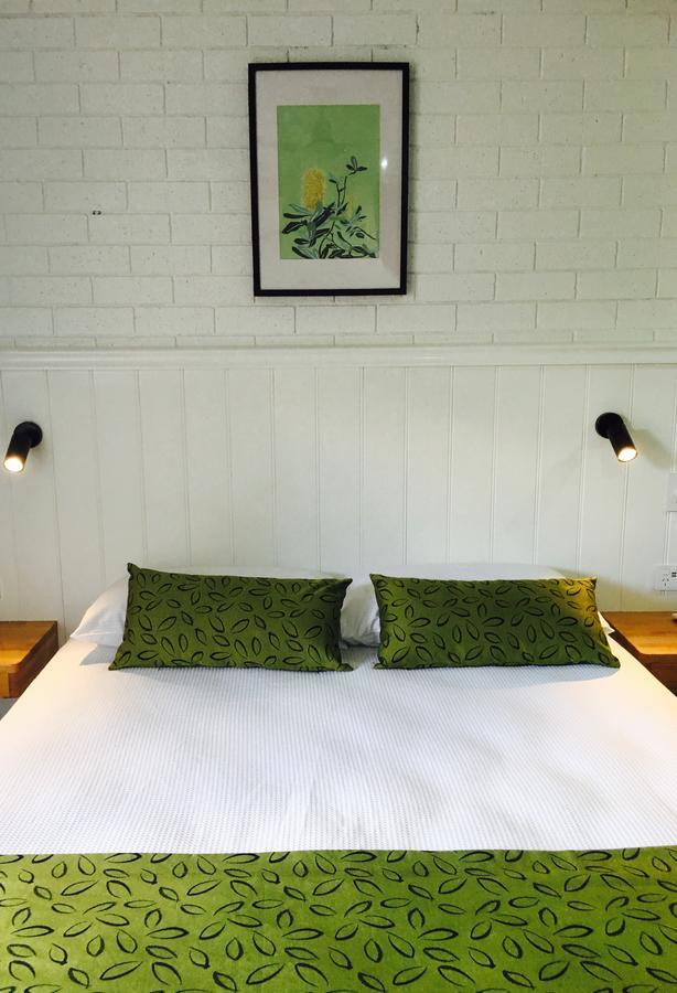 Gin Gin Village Motor Inn Motel Qld מראה חיצוני תמונה