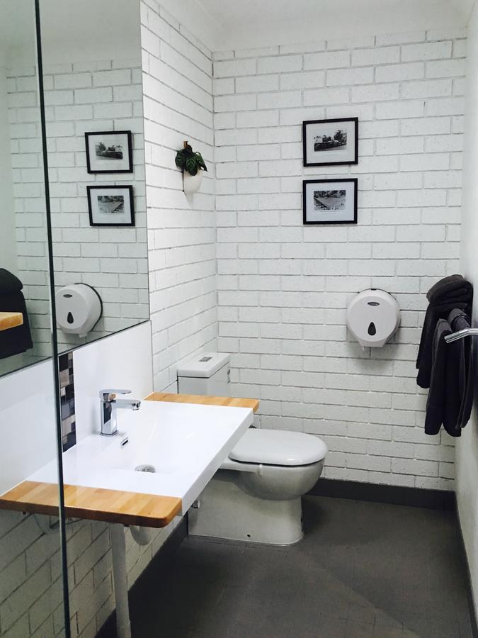Gin Gin Village Motor Inn Motel Qld מראה חיצוני תמונה